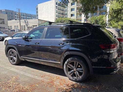 Deep Black 2021 Volkswagen Atlas 3.6L SE w/Technology