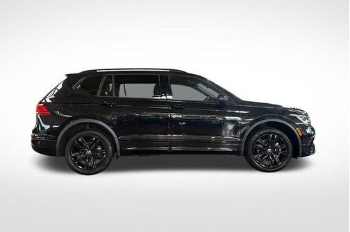2022 Volkswagen Tiguan 2.0T SE R-Line Black 4MOTION