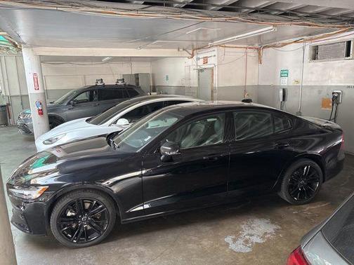 2024 Volvo S60 B5 Plus Black Edition