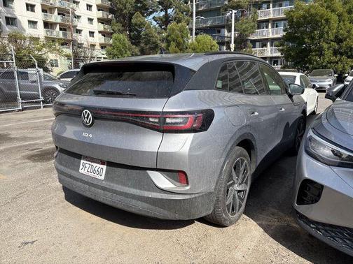 Silver Mist Metallic 2023 Volkswagen ID.4 S