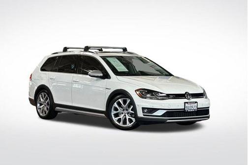Pure White 2019 Volkswagen Golf Alltrack TSI SE