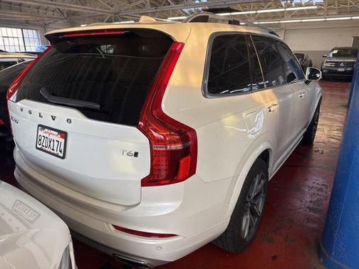 2019 Volvo XC90 T6 Momentum