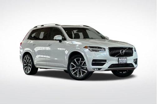 2019 Volvo XC90 T6 Momentum
