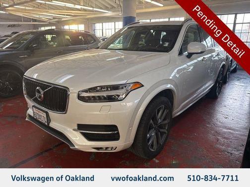 2019 Volvo XC90 T6 Momentum