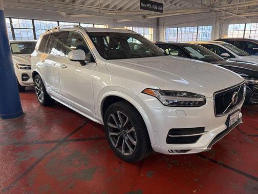 2019 Volvo XC90 T6 Momentum