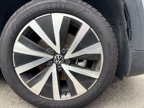 2023 Volkswagen Taos 1.5T SE