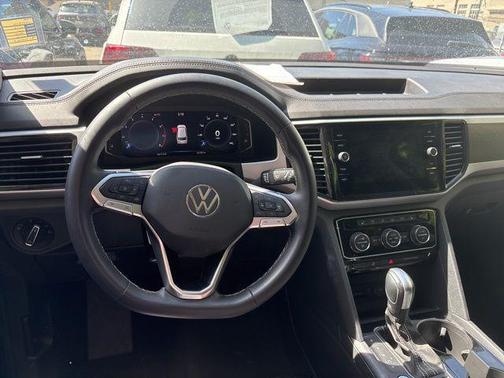 Black Metallic 2023 Volkswagen Atlas 3.6L SE w/Technology