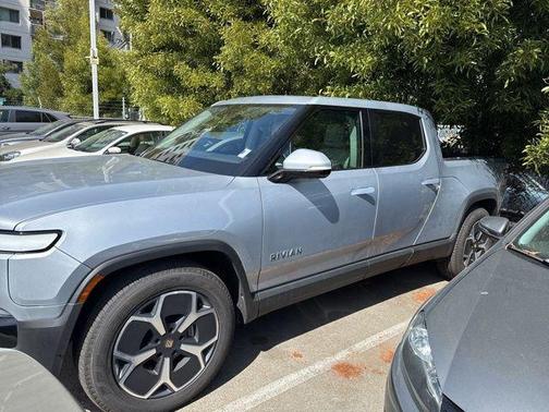 2024 Rivian R1T Adventure