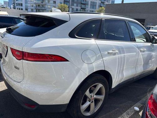 Polaris White 2017 Jaguar F-PACE 20d Premium