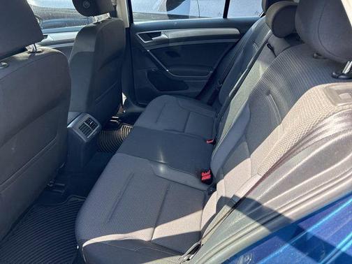 2017 Volkswagen Golf TSI S 4-Door