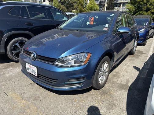 2017 Volkswagen Golf TSI S 4-Door