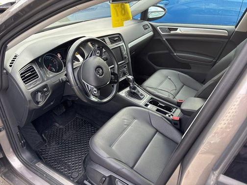 2016 Volkswagen e-Golf SEL Premium