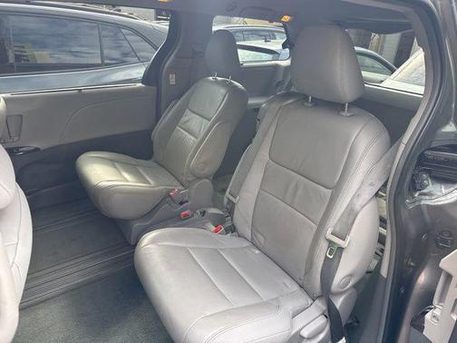 2017 Toyota Sienna XLE Premium
