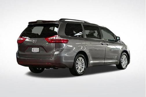 2017 Toyota Sienna XLE Premium