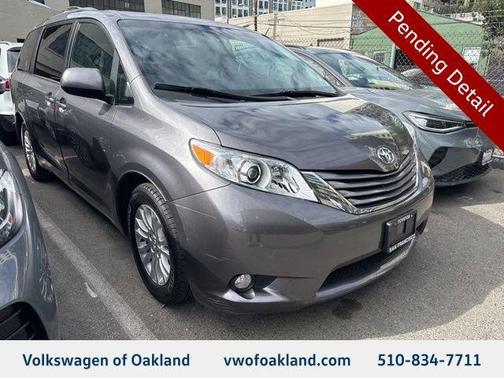 2017 Toyota Sienna XLE Premium