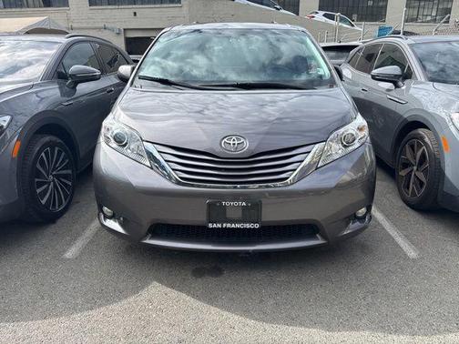 2017 Toyota Sienna XLE Premium
