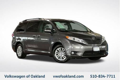 2017 Toyota Sienna XLE Premium