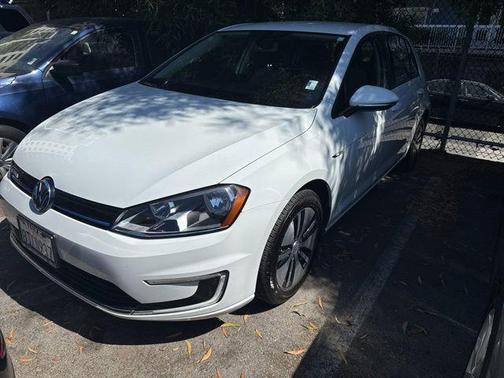 2016 Volkswagen e-Golf SE