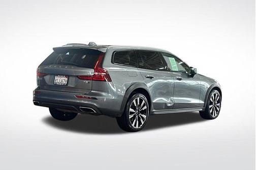 Osmium Grey Metallic 2020 Volvo V60 Cross Country T5