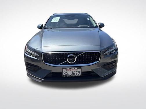 Osmium Grey Metallic 2020 Volvo V60 Cross Country T5