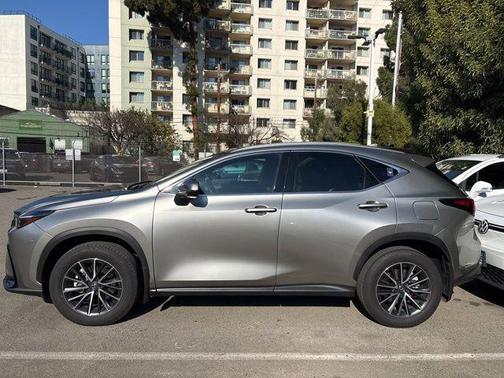 2025 Lexus NX 350h Premium