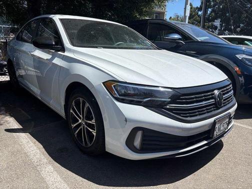 Pure White 2023 Volkswagen Jetta 1.5T Sport