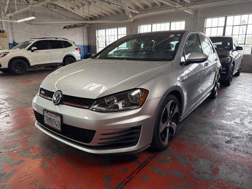 2016 Volkswagen Golf GTI 2.0T SE 4-Door