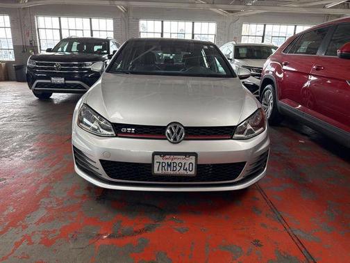 2016 Volkswagen Golf GTI 2.0T SE 4-Door