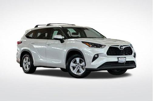 2022 Toyota Highlander LE