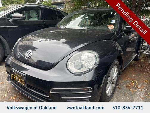Deep Black Pearl Metallic/Black Roof 2018 Volkswagen Beetle 2.0T S