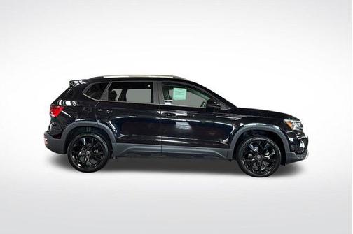 Deep Black 2022 Volkswagen Taos 1.5T SE
