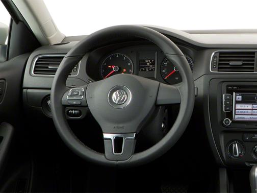 Platinum Gray Metallic 2013 Volkswagen Jetta SE