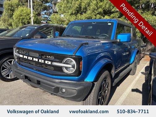 VELOCITY BLUE METALLIC 2024 Ford Bronco Outer Banks
