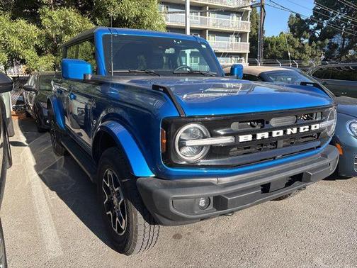 VELOCITY BLUE METALLIC 2024 Ford Bronco Outer Banks