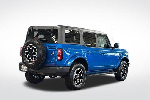 VELOCITY BLUE METALLIC 2024 Ford Bronco Outer Banks