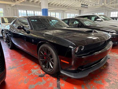 Pitch Black Clearcoat 2015 Dodge Challenger SRT Hellcat