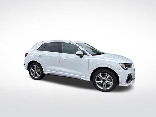 2023 Audi Q3 Premium 45 TFSI S line quattro Tiptronic