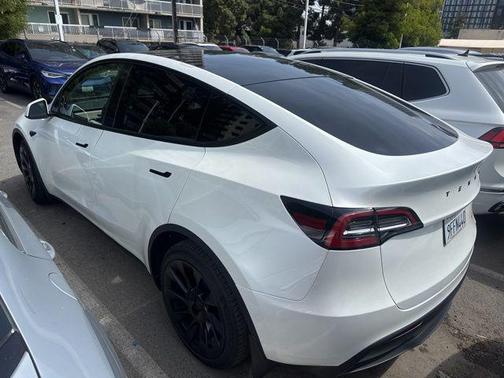Pearl White Multi-Coat 2023 Tesla Model Y Long Range Dual Motor All-Wheel Drive