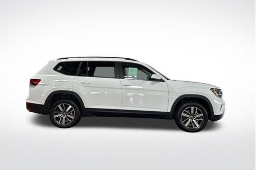 Pure White 2023 Volkswagen Atlas 2.0T SE
