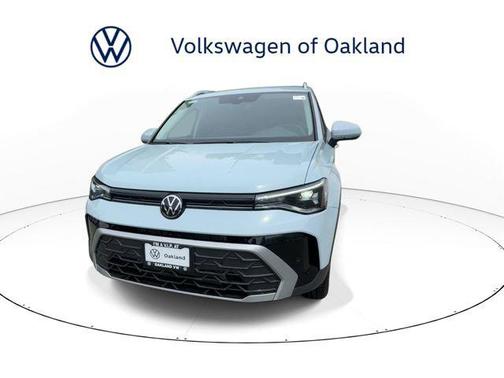 Monument Gray 2026 Volkswagen Taos SE