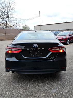 2021 Toyota Camry Hybrid LE