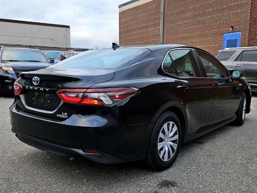 2021 Toyota Camry Hybrid LE