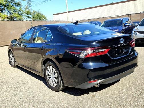 2021 Toyota Camry Hybrid LE