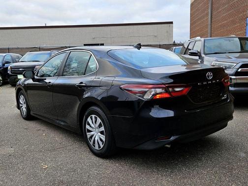 2021 Toyota Camry Hybrid LE