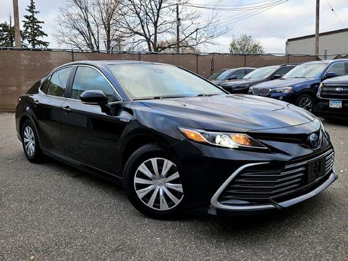 2021 Toyota Camry Hybrid LE