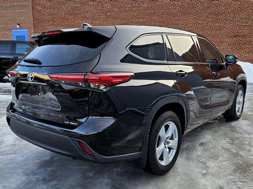 2020 Toyota Highlander LE