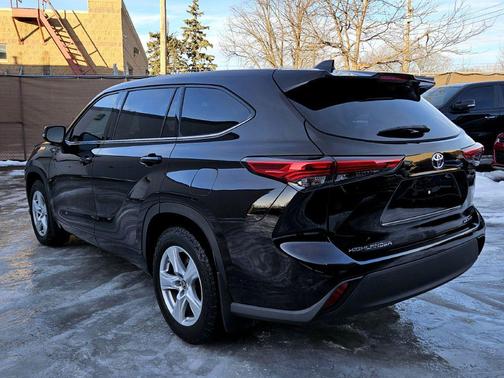2020 Toyota Highlander LE