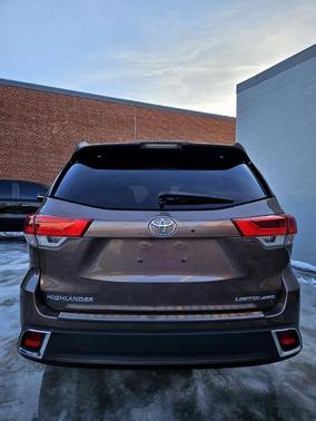 2017 Toyota Highlander Limited