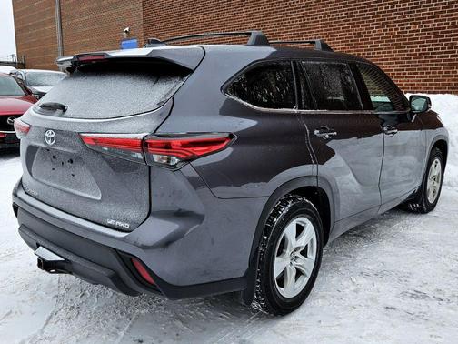 2020 Toyota Highlander LE