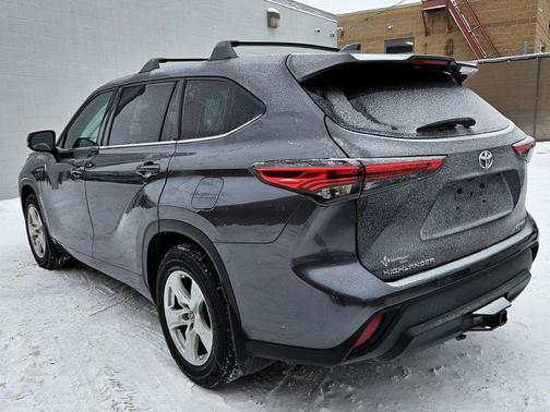 2020 Toyota Highlander LE